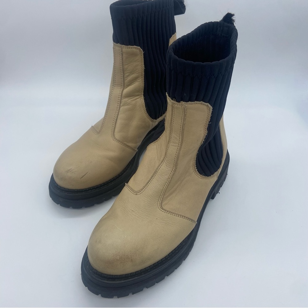 Anthropologie Knit Chelsea Boots Cream/Nude/Black Sz 8.5